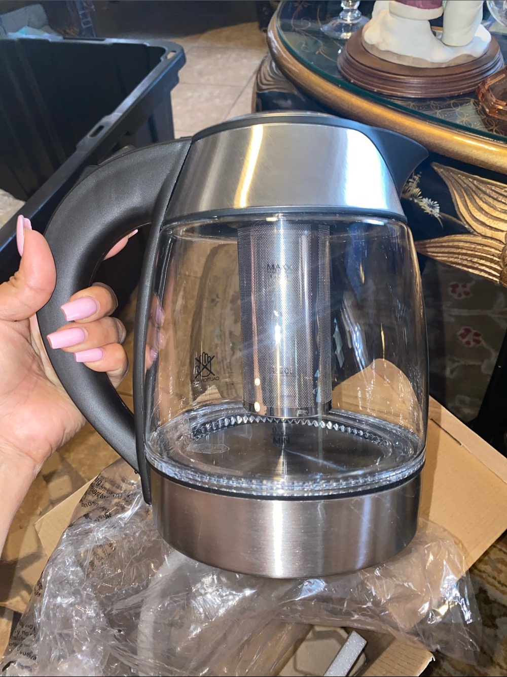 New Chefman Electric Kettle - Clear Glass with Silver Accents - Picture 9 of 16